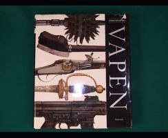 НОВИНКА: Книга "Большая книга оружия" . История оружия с начала его изготовления и до 1980 год.